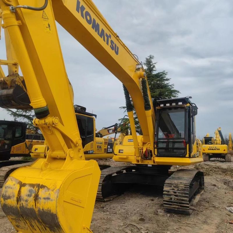 中古のコマツー掘削機 PC220-8 中古 22トン型 クローラー掘削機