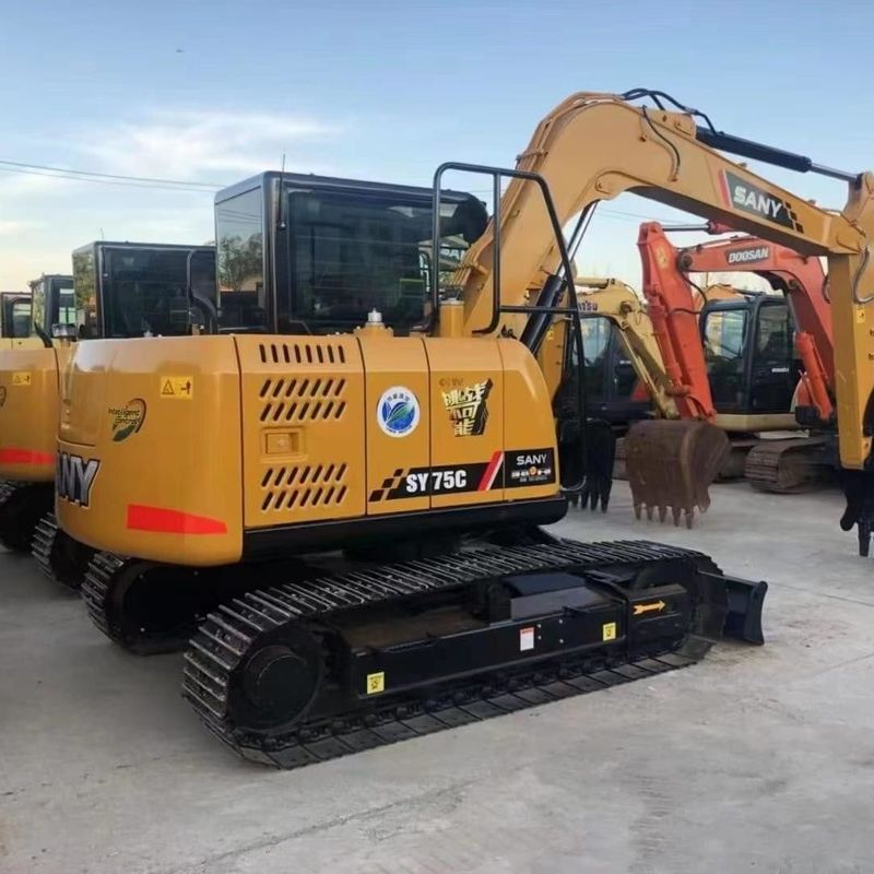 中古のSANY Digger SY75 中古 7.5トンの小型型ミニクローラー掘削機