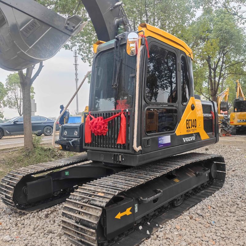 中古のSANY Digger SY135C 小型ミニクローラー掘削機で使用された13.5