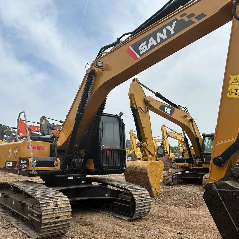 中古のSANY Digger SY215C 中型クローラー掘削機で使用された21.5