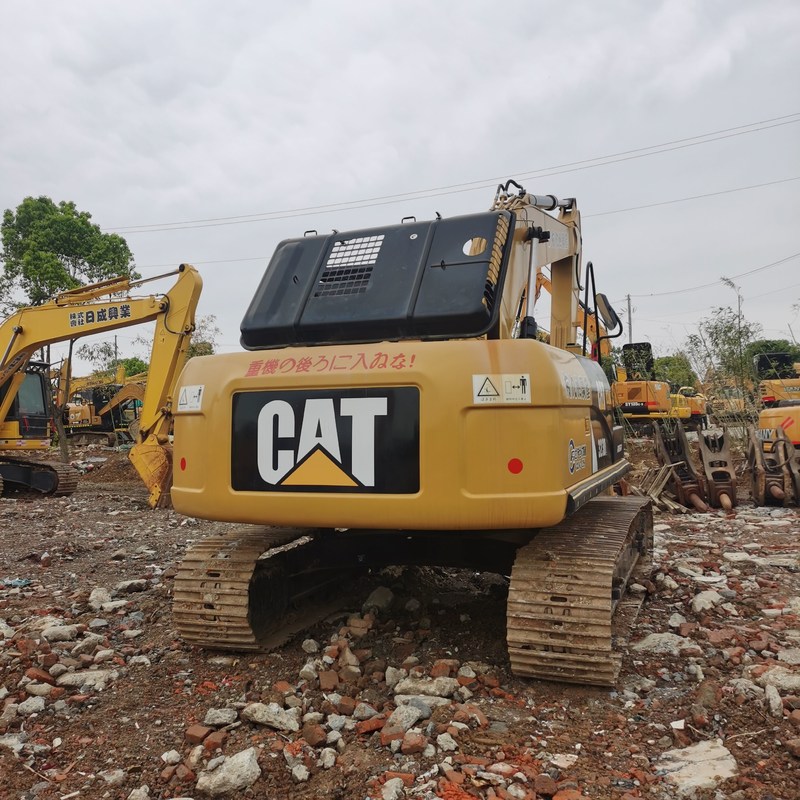 古い掘削機 CAT 323DL 二手掘削機 23 トン 110kw 1.2m3 バケツ