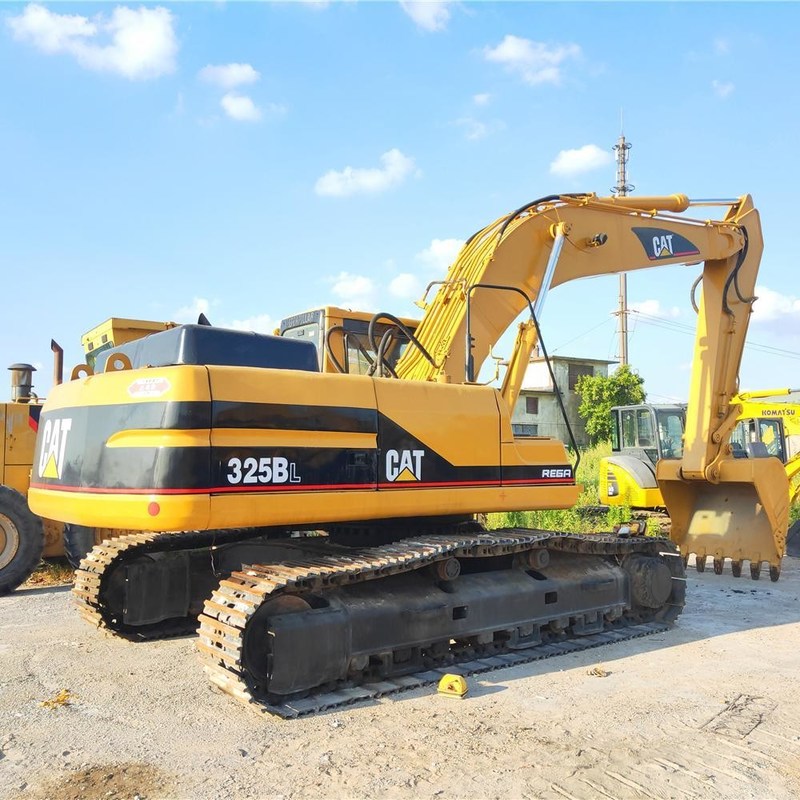 2nd Hand CAT 325BL エグババター機械トレーダー 25 トン 1.1m3のバケツで125.3kw