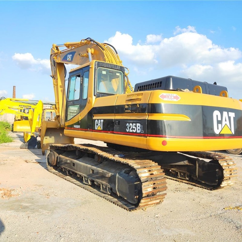 2nd Hand CAT 325BL エグババター機械トレーダー 25 トン 1.1m3のバケツで125.3kw