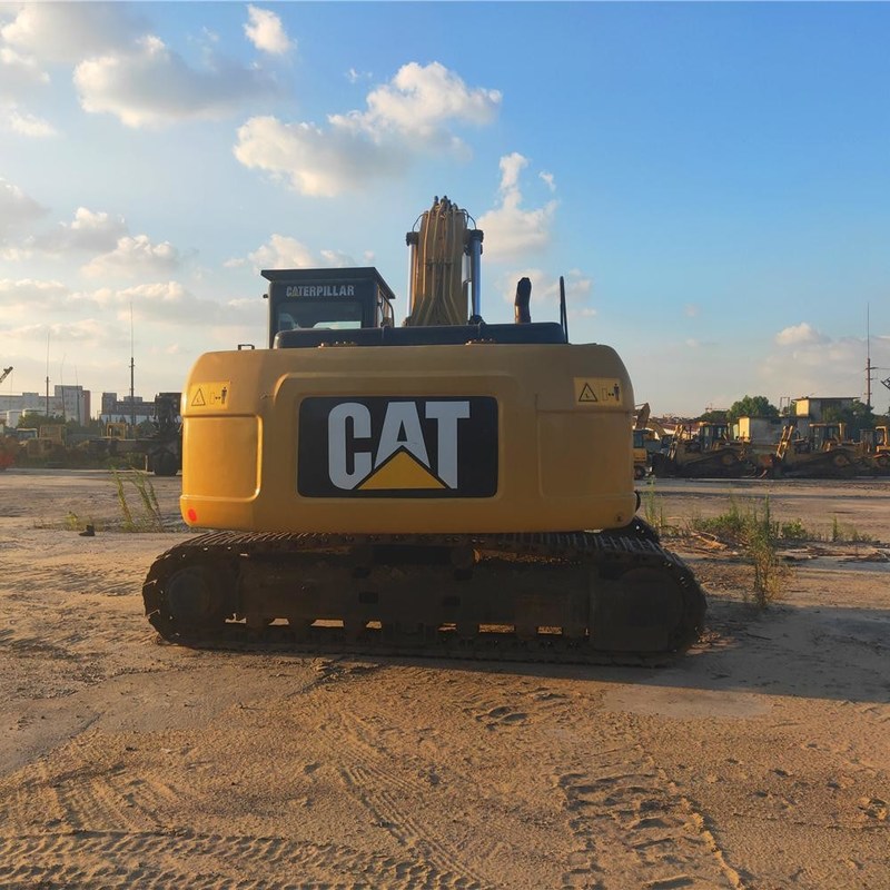 25 トンは掘削機 CAT 325D クローラー掘削機 140kw 1.4m3 バケツ容量を使用しました