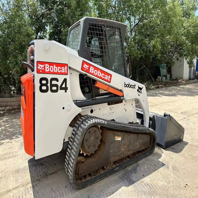 ボブ864 敷地整備用 スキッドステアローダー 10.6km/h 53.7KW