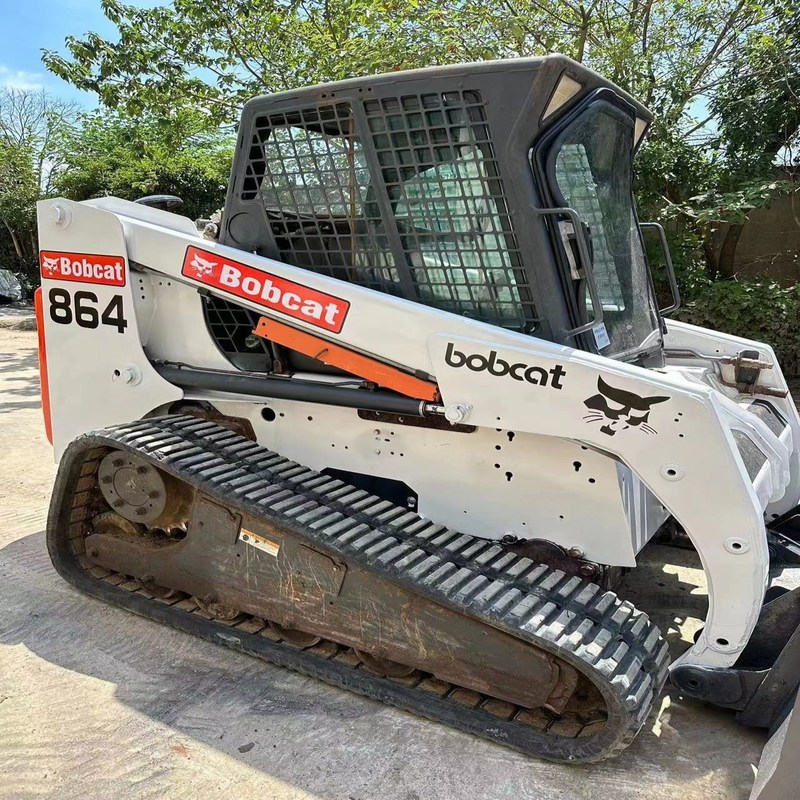 ボブ864 敷地整備用 スキッドステアローダー 10.6km/h 53.7KW