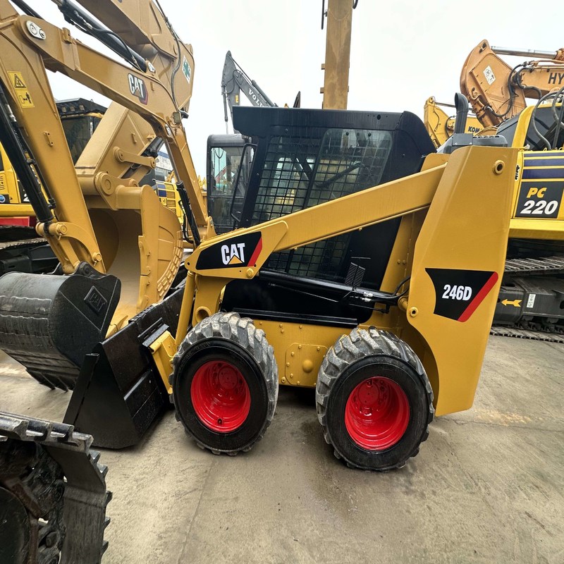 CAT 246D 中古 スキッドステアローダー装置 4.5 トン 原装 53..6KW