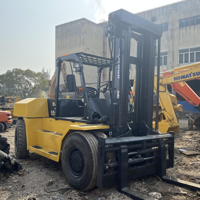 AC駆動 中古フォークリフト コマツー FD150 15 トン 122kW 最大持ち上げ高度 3m