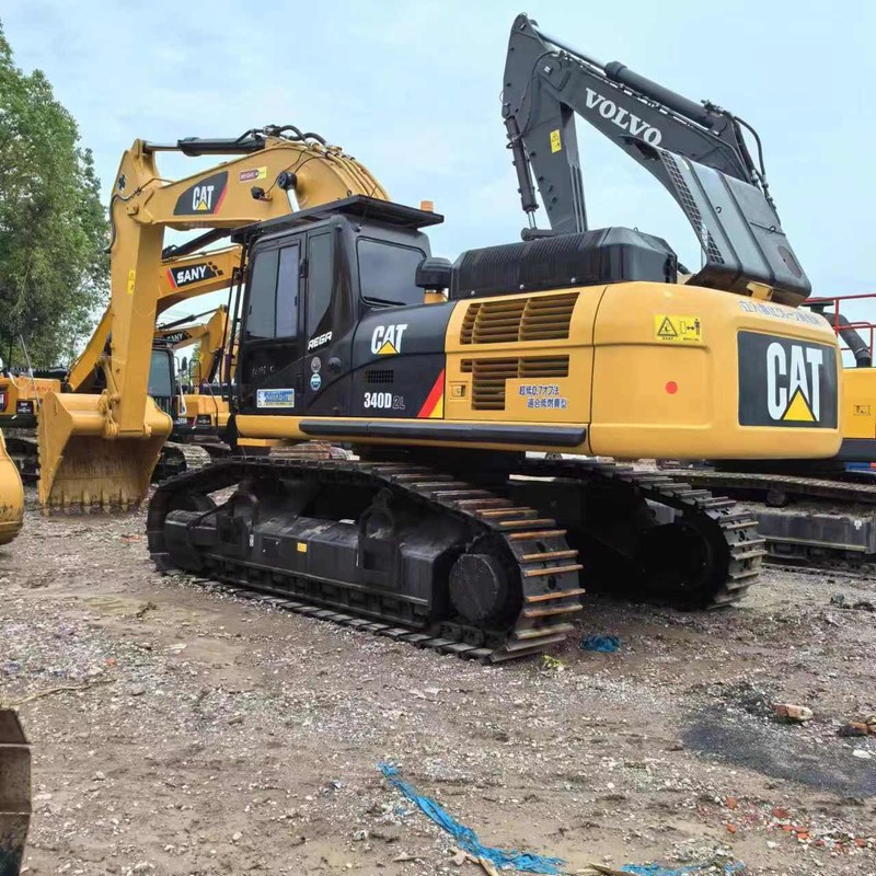 大きな中古掘削機 CAT 340D2 40 トン クローラー掘削機 208kw 1.9m3 バケット付き