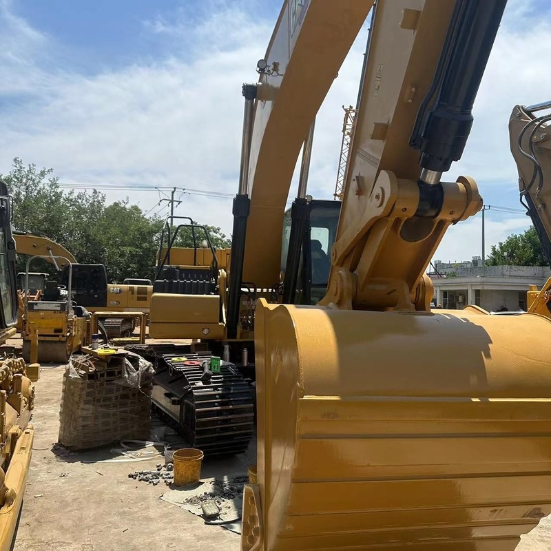 中古 掘削機 CAT 330GC 30 トン クローラー 掘削機 151kw 1.6m3 バケツ