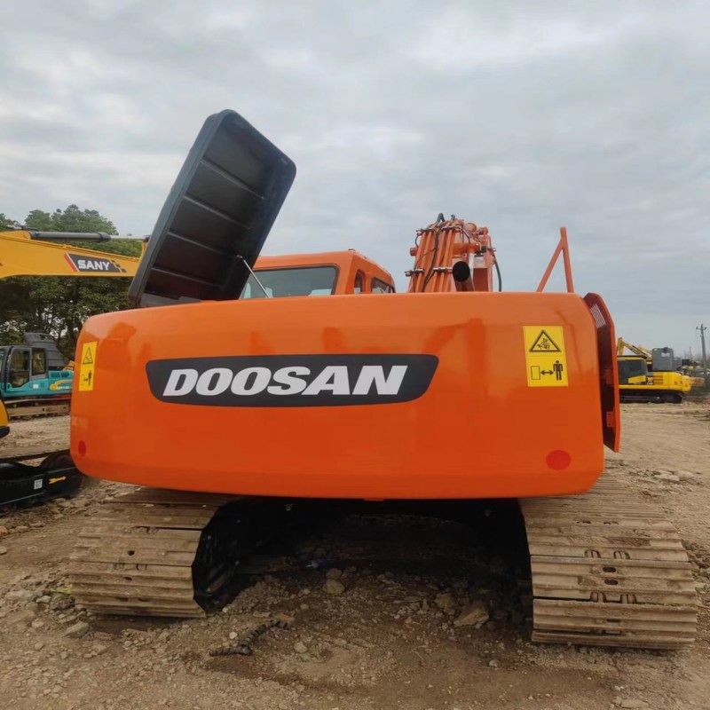 中古 ドーサン・ディガーDX150LC 中古 15トンの中型クローラー掘削機 74kw