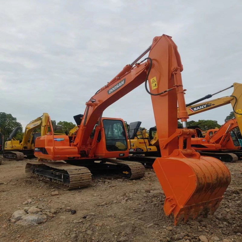 中古 ドーサン・ディガーDX150LC 中古 15トンの中型クローラー掘削機 74kw