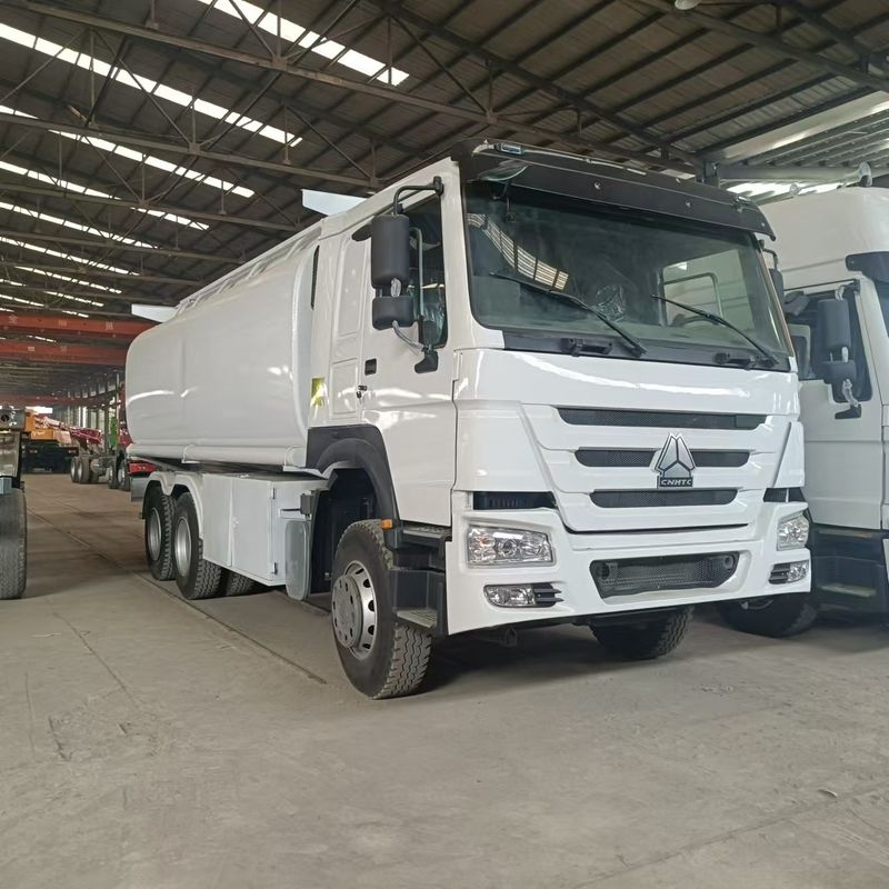 シノトルク ホウ 371 オイル トラック タンカー 2000L 6x4 中古 燃料 配送