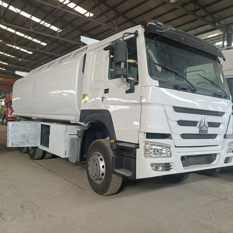 シノトルク ホウ 371 オイル トラック タンカー 2000L 6x4 中古 燃料 配送