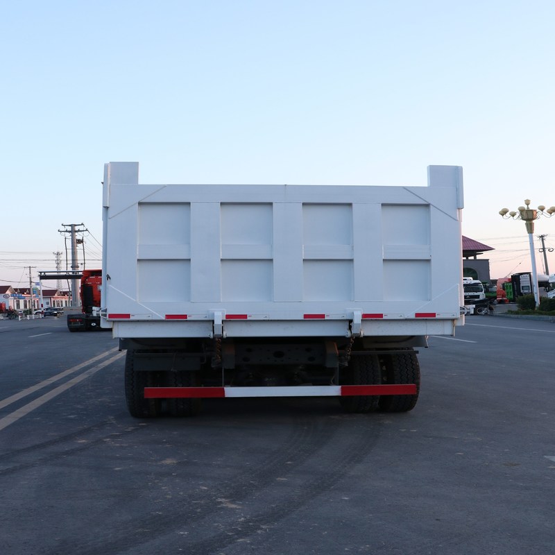 中古ダンプ トラック Howo T5G Sinotruk Howo 6x4 ダンプカー 10 ホイール 30m3 容量