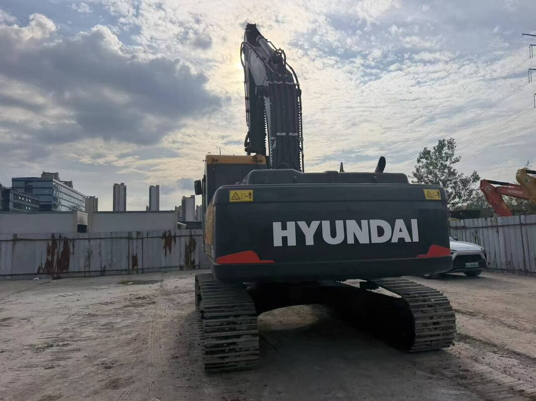 中古ヒュンダイディガー R305LC-9T 中古 30.2ton クローラー掘削機 196kw 1.38m3 バケット付き