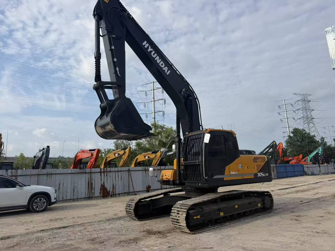 中古ヒュンダイディガー R305LC-9T 中古 30.2ton クローラー掘削機 196kw 1.38m3 バケット付き