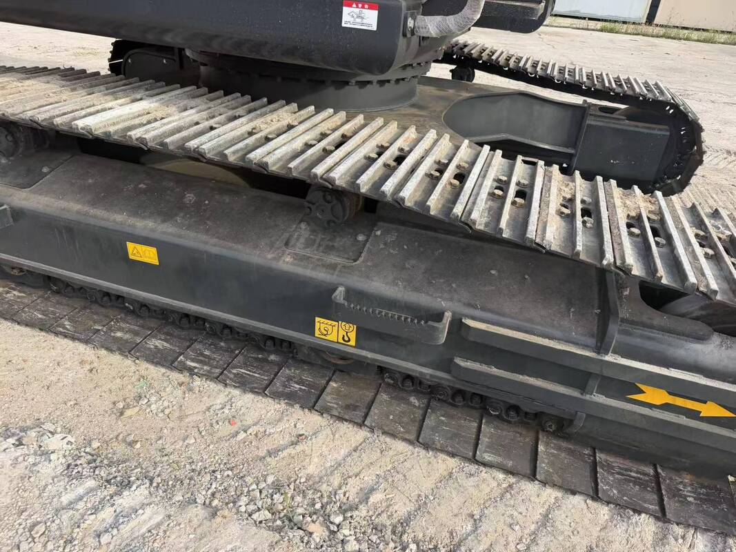 中古ヒュンダイディガー R305LC-9T 中古 30.2ton クローラー掘削機 196kw 1.38m3 バケット付き